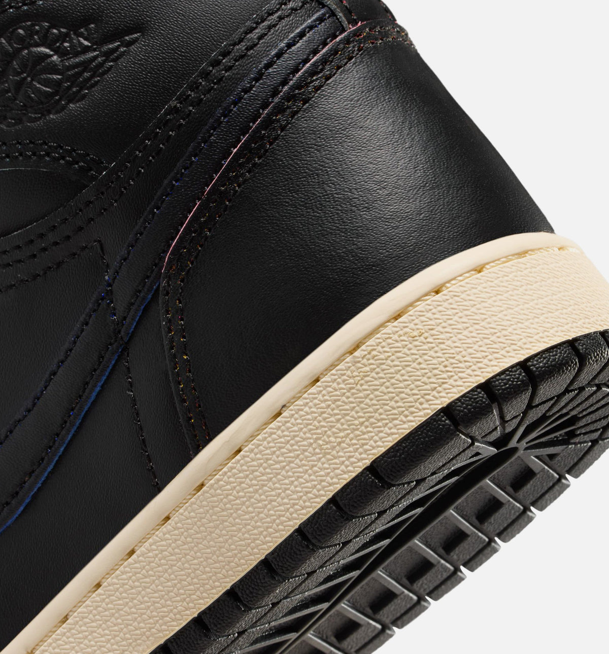 Air Jordan 1 Retro High OG Black and Muslin Grade School Lifestyle Shoes - Black/Muslin